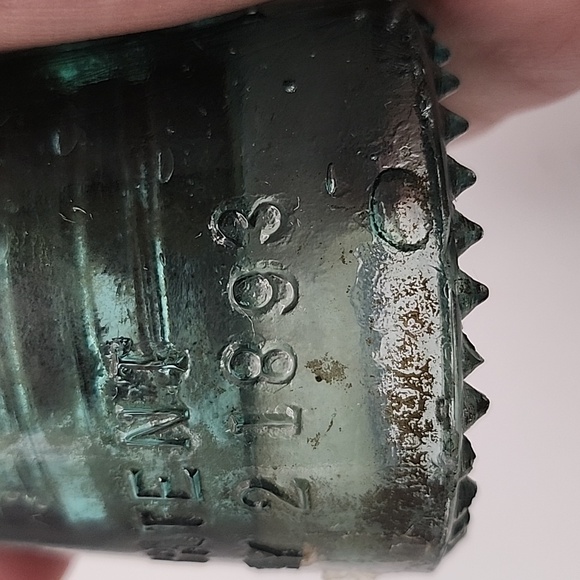 Vintage 1893 Hemingway No. 9 & 12 Glass Insulators - Picture 6 of 11